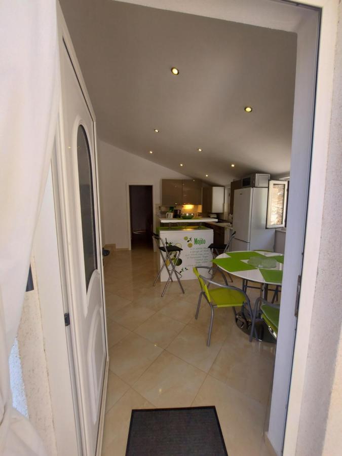 Apartman Marina Sa Parkingom Jelsa  Bagian luar foto
