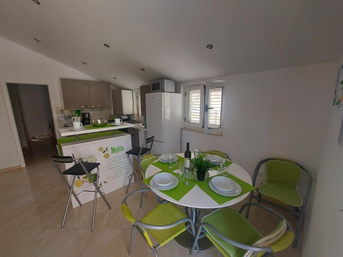Apartman Marina Sa Parkingom Jelsa  Bagian luar foto