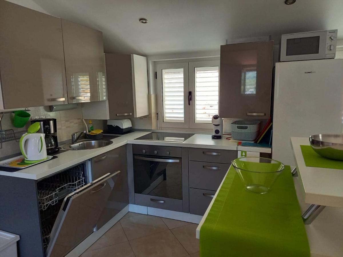 Apartman Marina Sa Parkingom Jelsa  Bagian luar foto