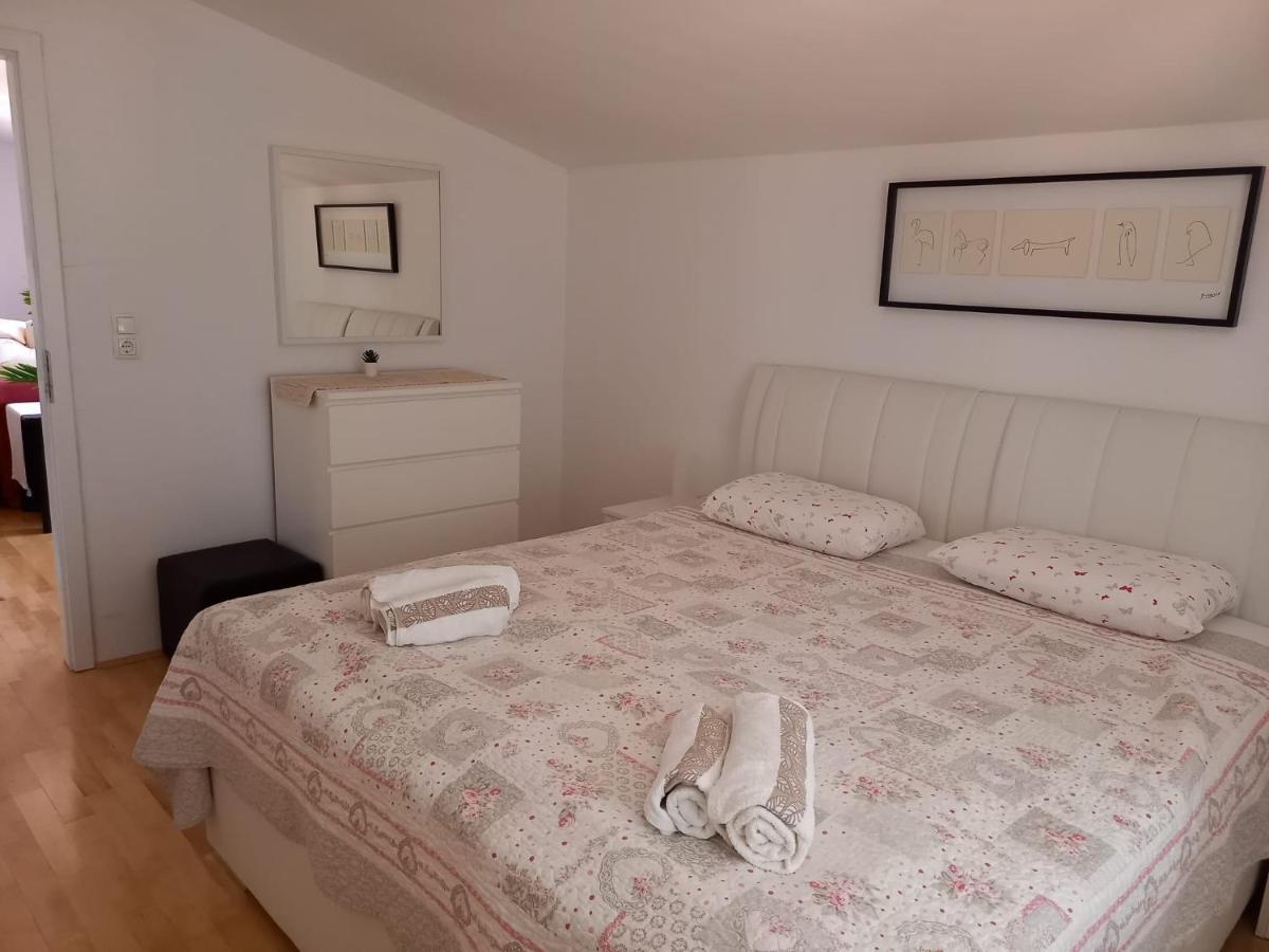 Apartman Marina Sa Parkingom Jelsa  Bagian luar foto