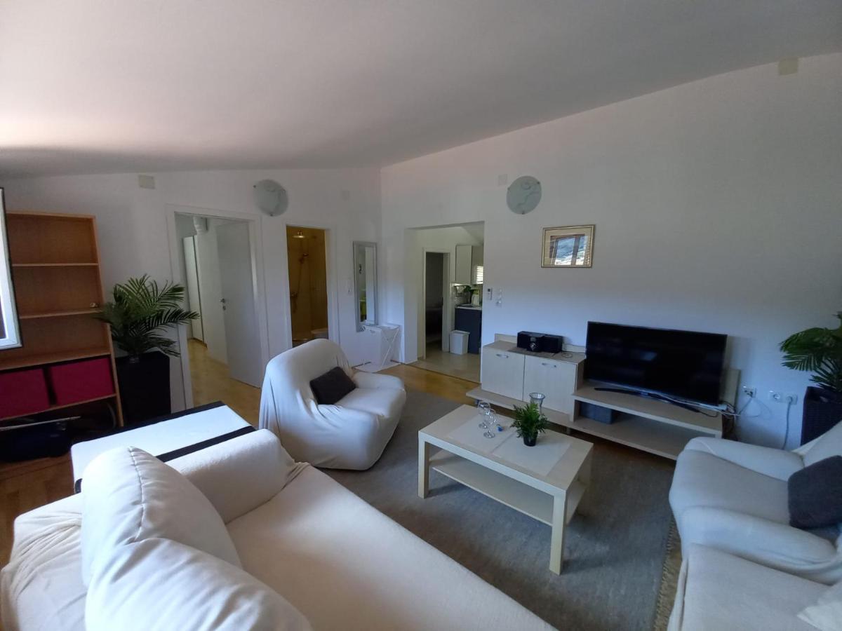 Apartman Marina Sa Parkingom Jelsa  Bagian luar foto