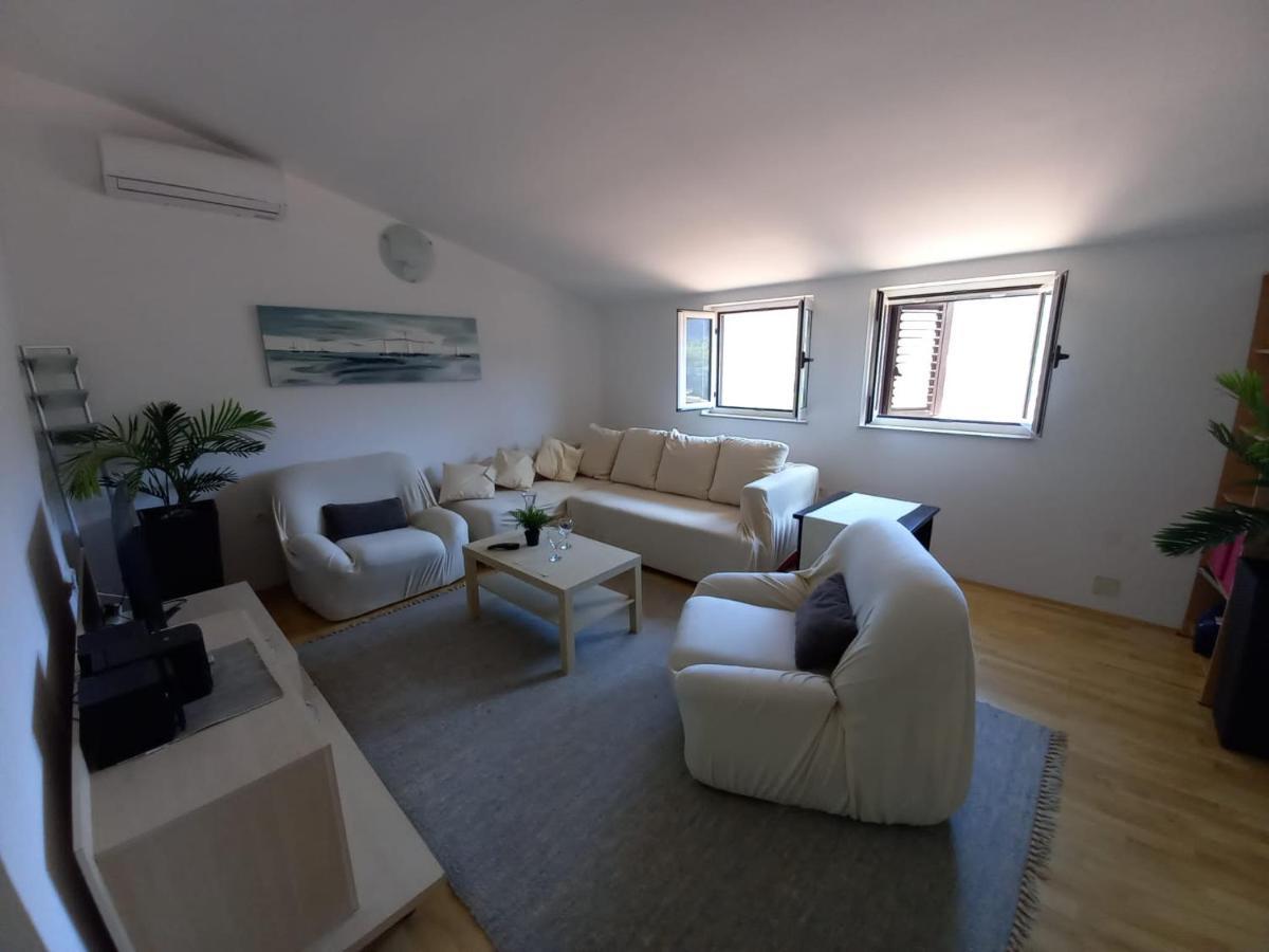 Apartman Marina Sa Parkingom Jelsa  Bagian luar foto